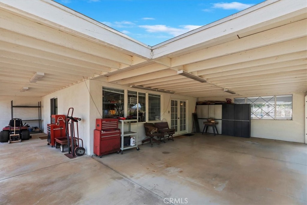 10555 Robinson Avenue Riverside, CA 92505 - Photo 60 of 65 a view of a livingroom with furniture and a window