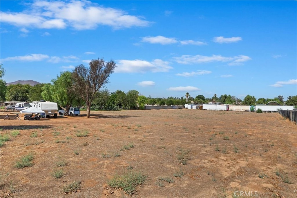 10555 Robinson Avenue Riverside, CA 92505 - Photo 65 of 65 a view of lake and houses