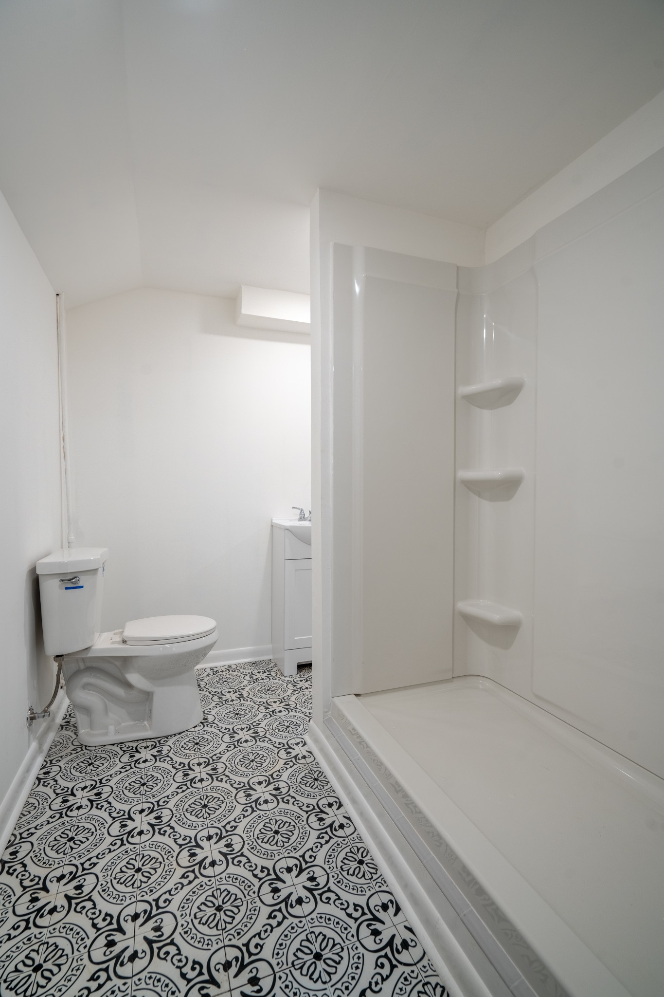 1017 Hayes Road Lawrenceburg, TN 38464 - Photo 49 of 56 Downstairs bathroom