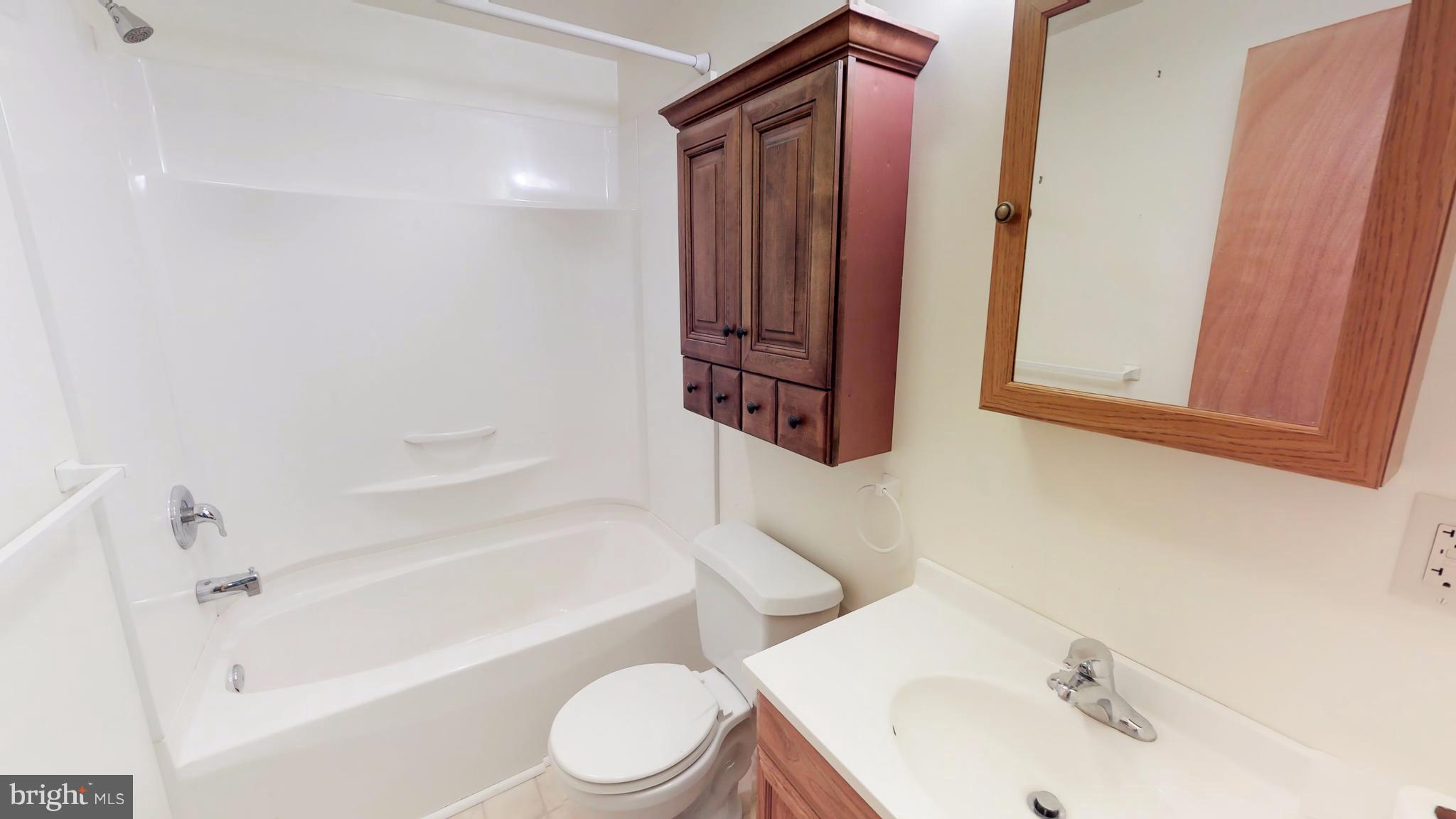 4305 Gross Mill Road Hampstead, MD 21074 - Photo 12 of 30 Main level full bath