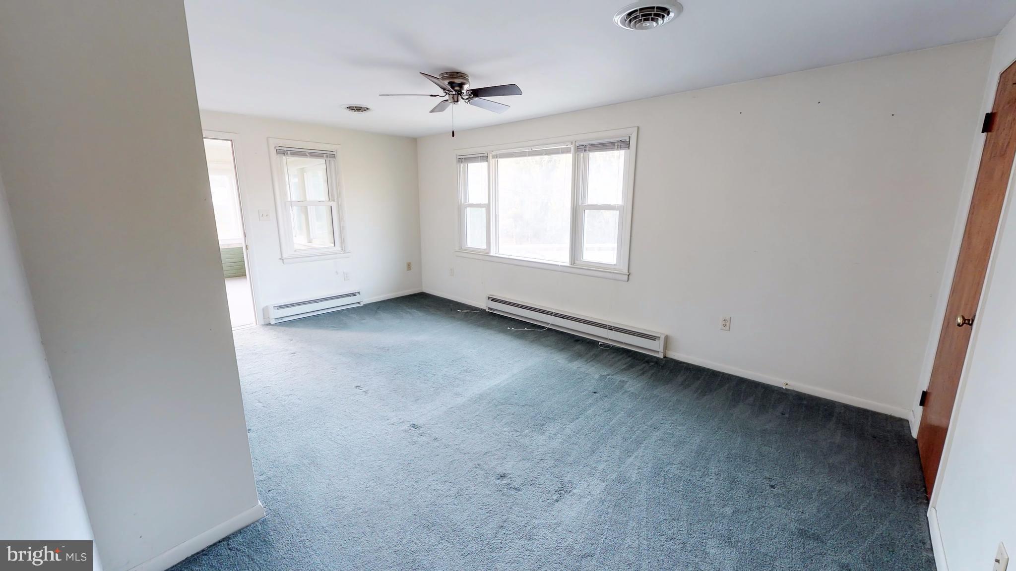 4305 Gross Mill Road Hampstead, MD 21074 - Photo 22 of 30 Living Room