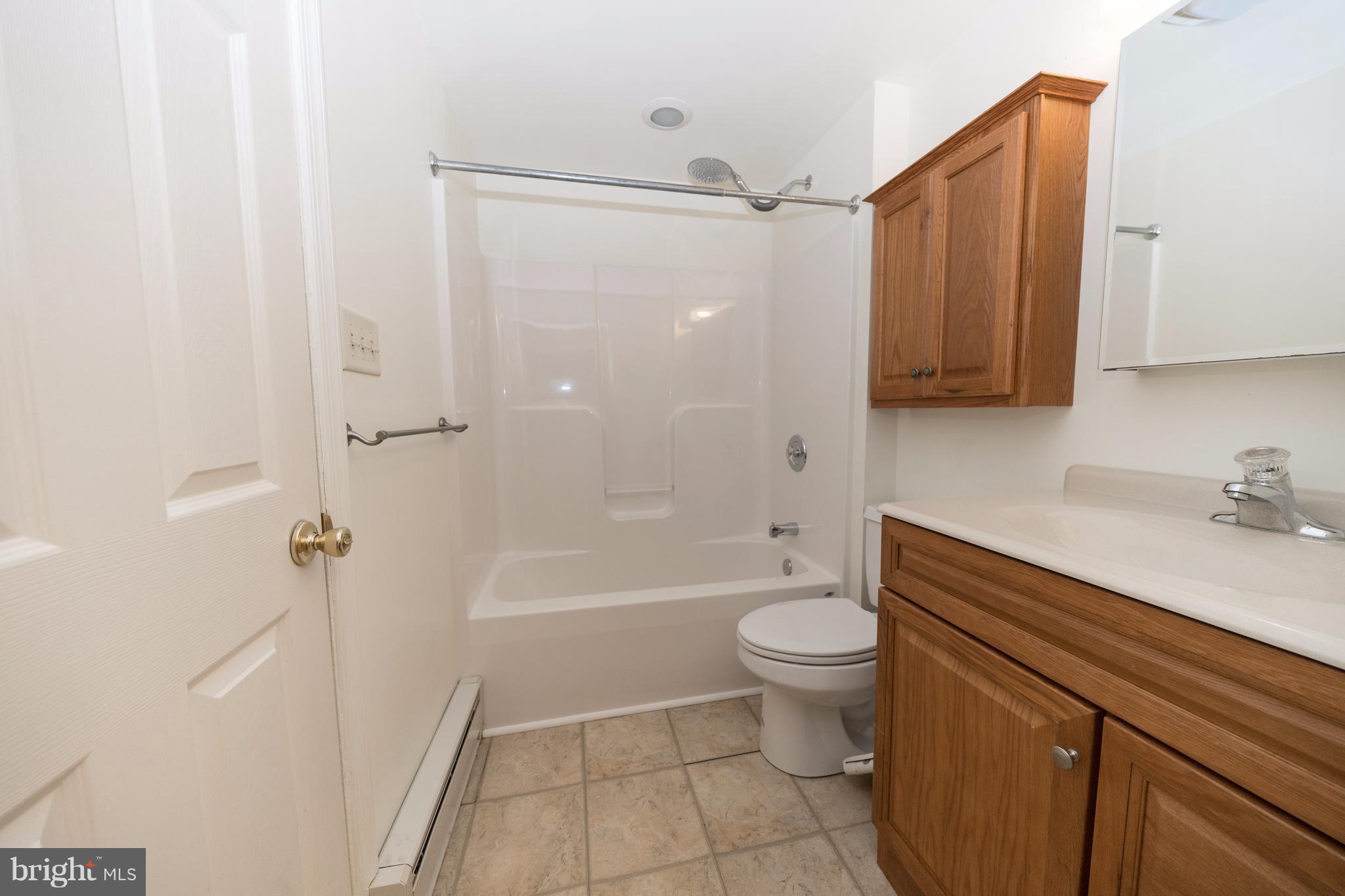 4305 Gross Mill Road Hampstead, MD 21074 - Photo 28 of 30 Upper level bath