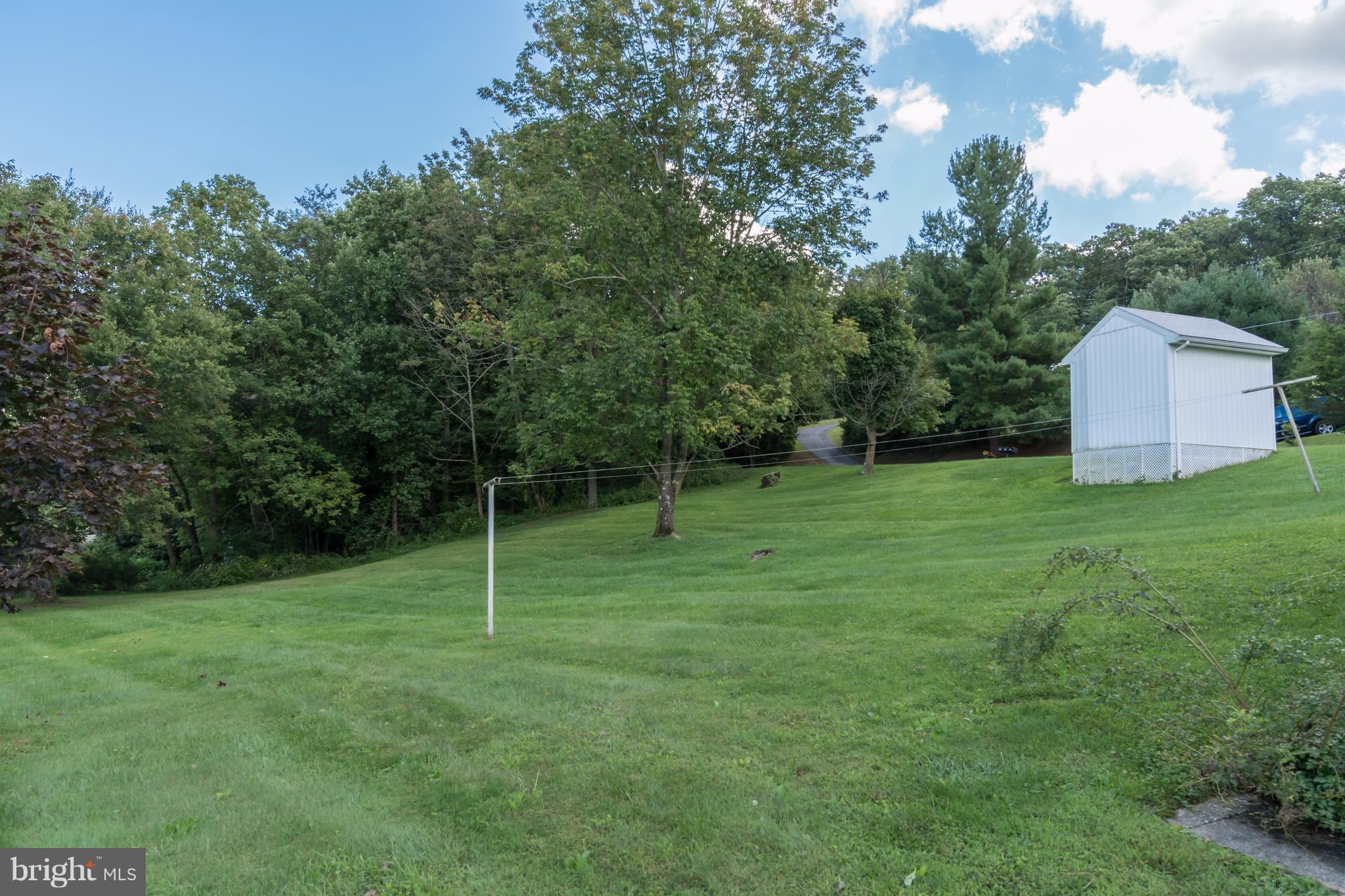 4305 Gross Mill Road Hampstead, MD 21074 - Photo 8 of 30 Side yard