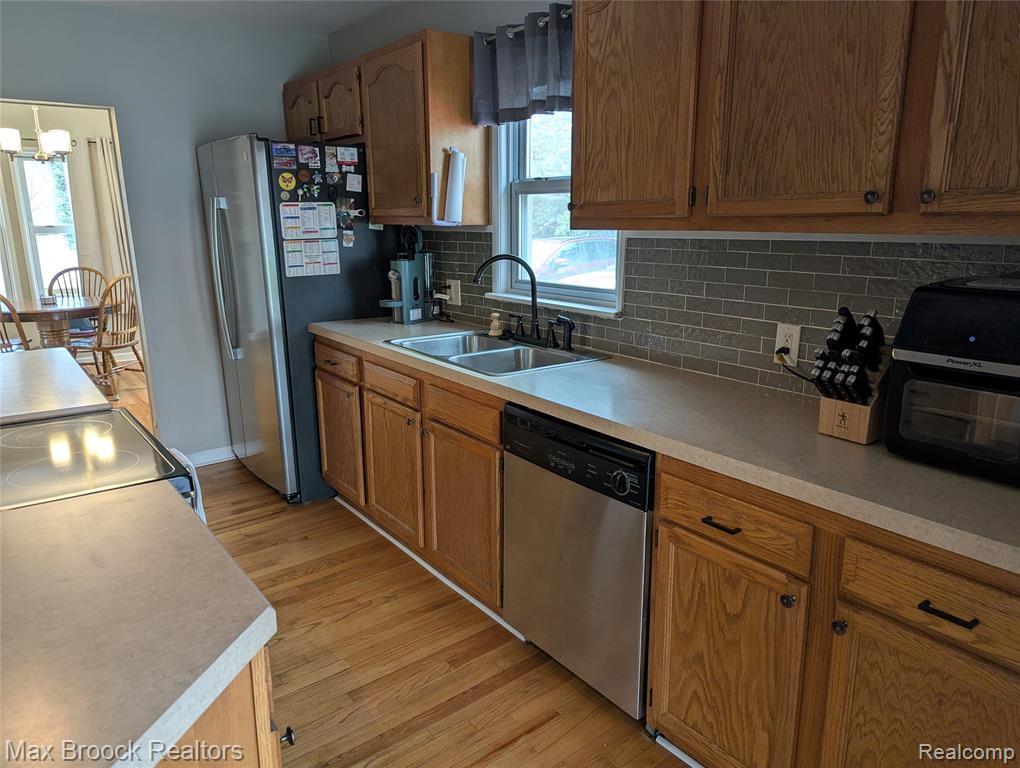 6227 Clarkston Road Clarkston, MI 48346 - Photo 6 of 29 Gallery Image 6