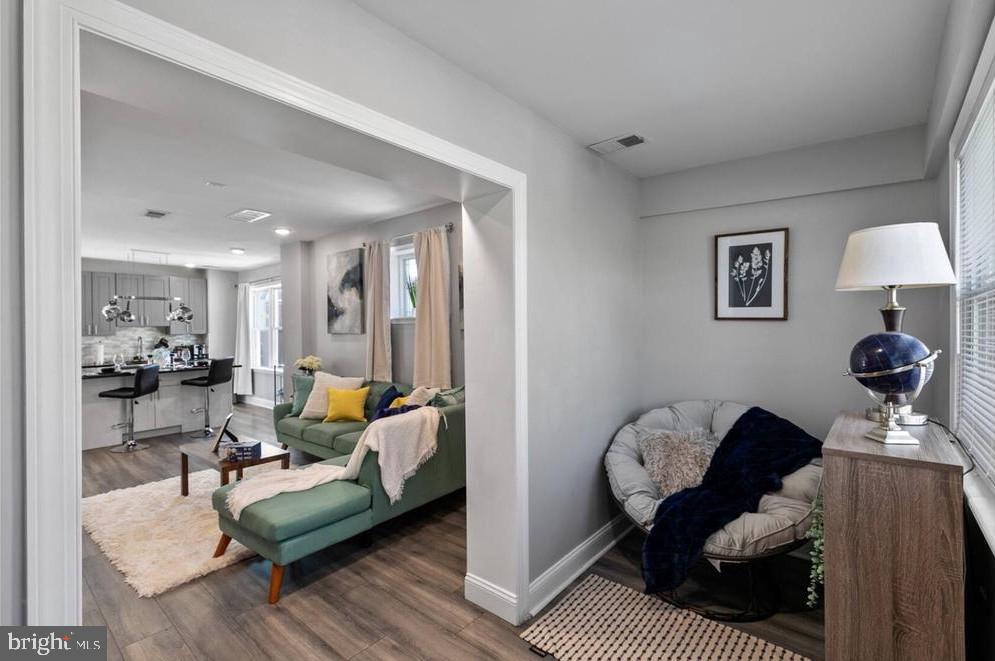 1449 South 32nd Street, Unit 2 Philadelphia, PA 19146 - Photo 3 of 19
