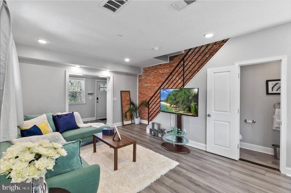 1449 South 32nd Street, Unit 2 Philadelphia, PA 19146 - Photo 6 of 19