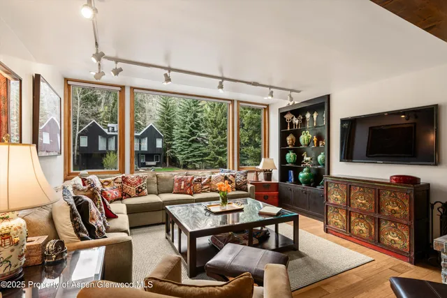 $3,995,000 | 926 Waters Avenue, Unit 203, Aspen, CO 81611