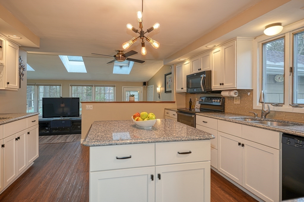 13 Jackson Road Burlington, MA 01803 - Photo 5 of 42 Gallery Image 5