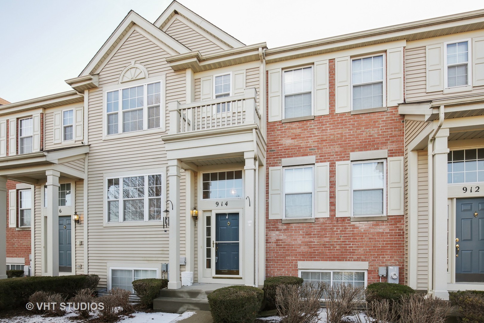 914 Clover Lane Pingree Grove, IL 60140 - Photo 1 of 13