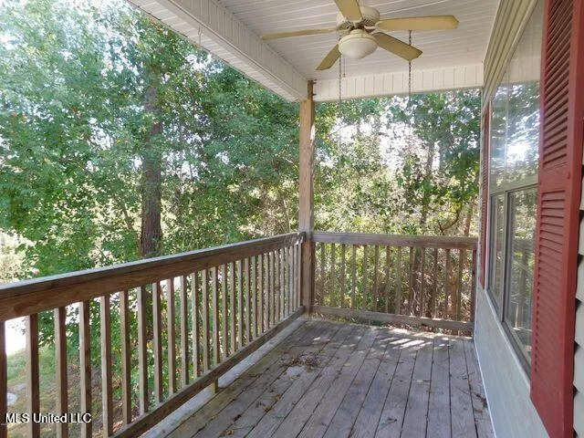 $1,800 | 4105 7th Street, Bay St. Louis, MS 39520