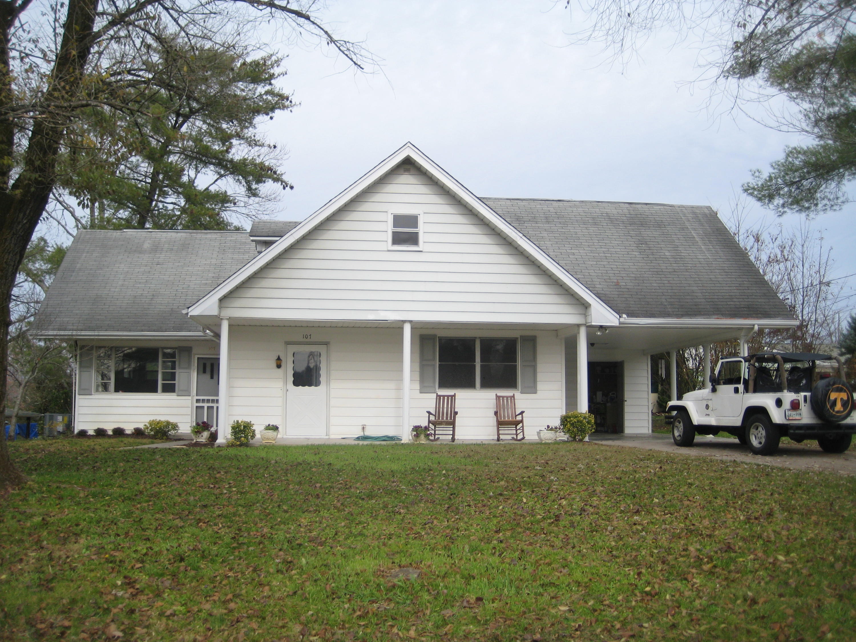107 Parsons Road Oak Ridge, TN 37830 - Photo 3 of 23 IMG_0003
