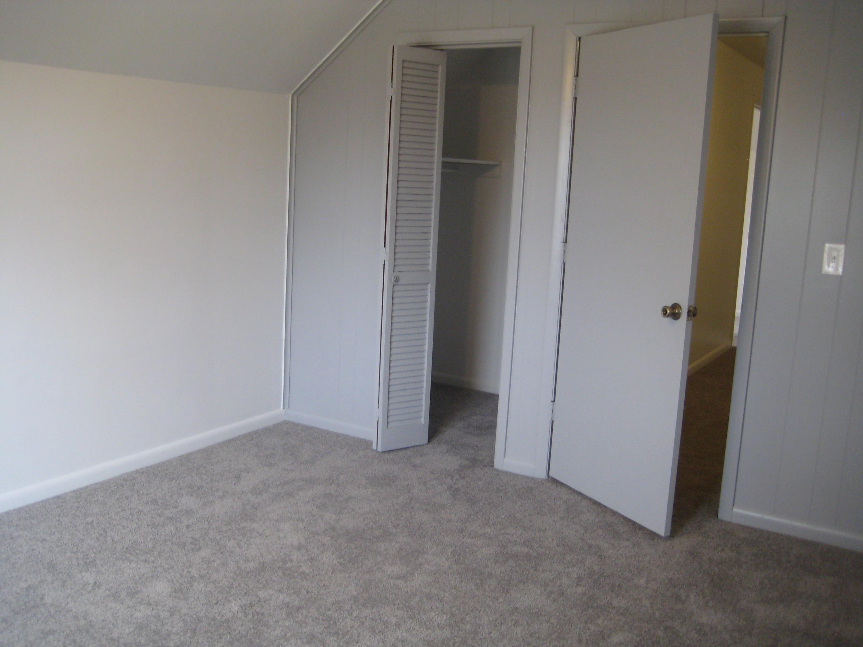 107 Parsons Road Oak Ridge, TN 37830 - Photo 23 of 23 2nd Bedroom Walk in Closet