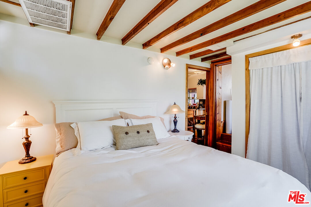 19712 Valley View Drive Topanga, CA 90290 - Photo 13 of 25