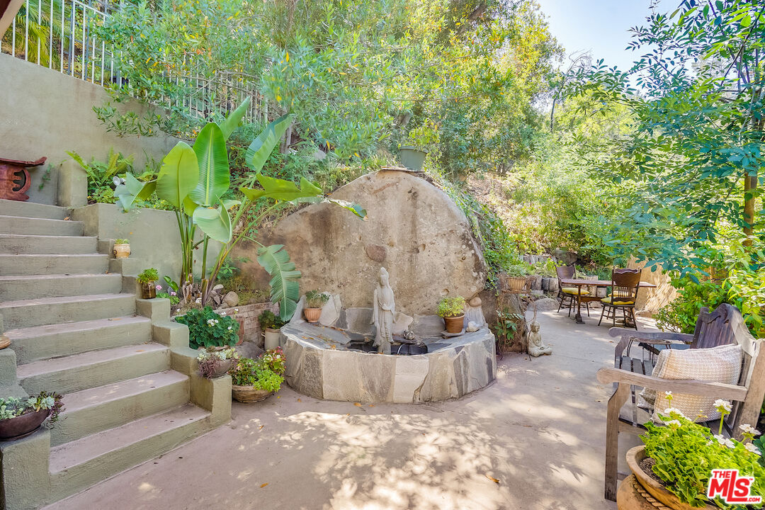 19712 Valley View Drive Topanga, CA 90290 - Photo 23 of 25