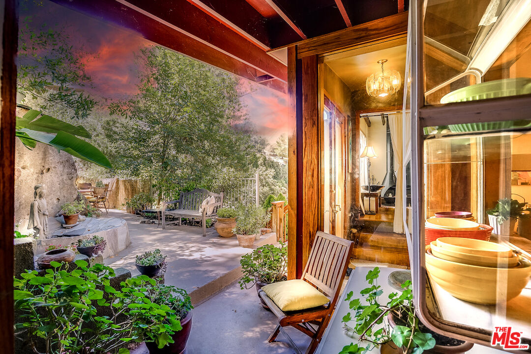 19712 Valley View Drive Topanga, CA 90290 - Photo 3 of 25