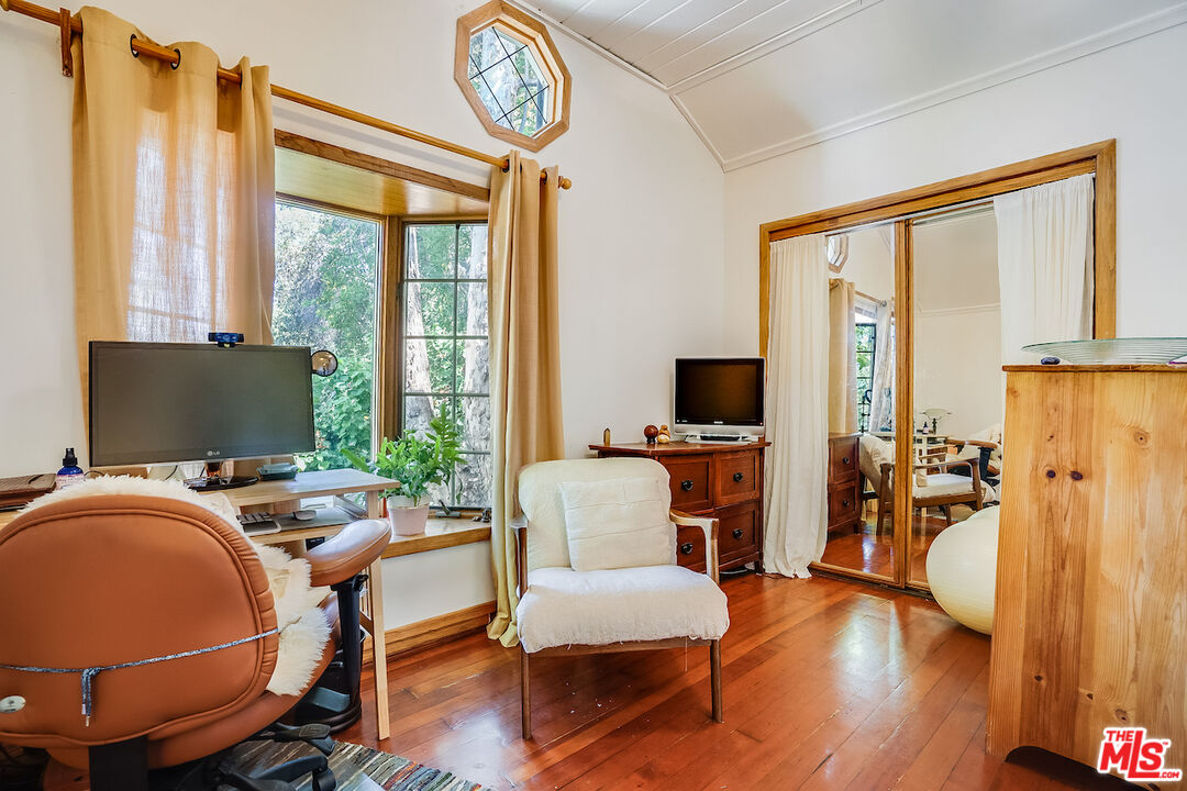 19712 Valley View Drive Topanga, CA 90290 - Photo 9 of 25