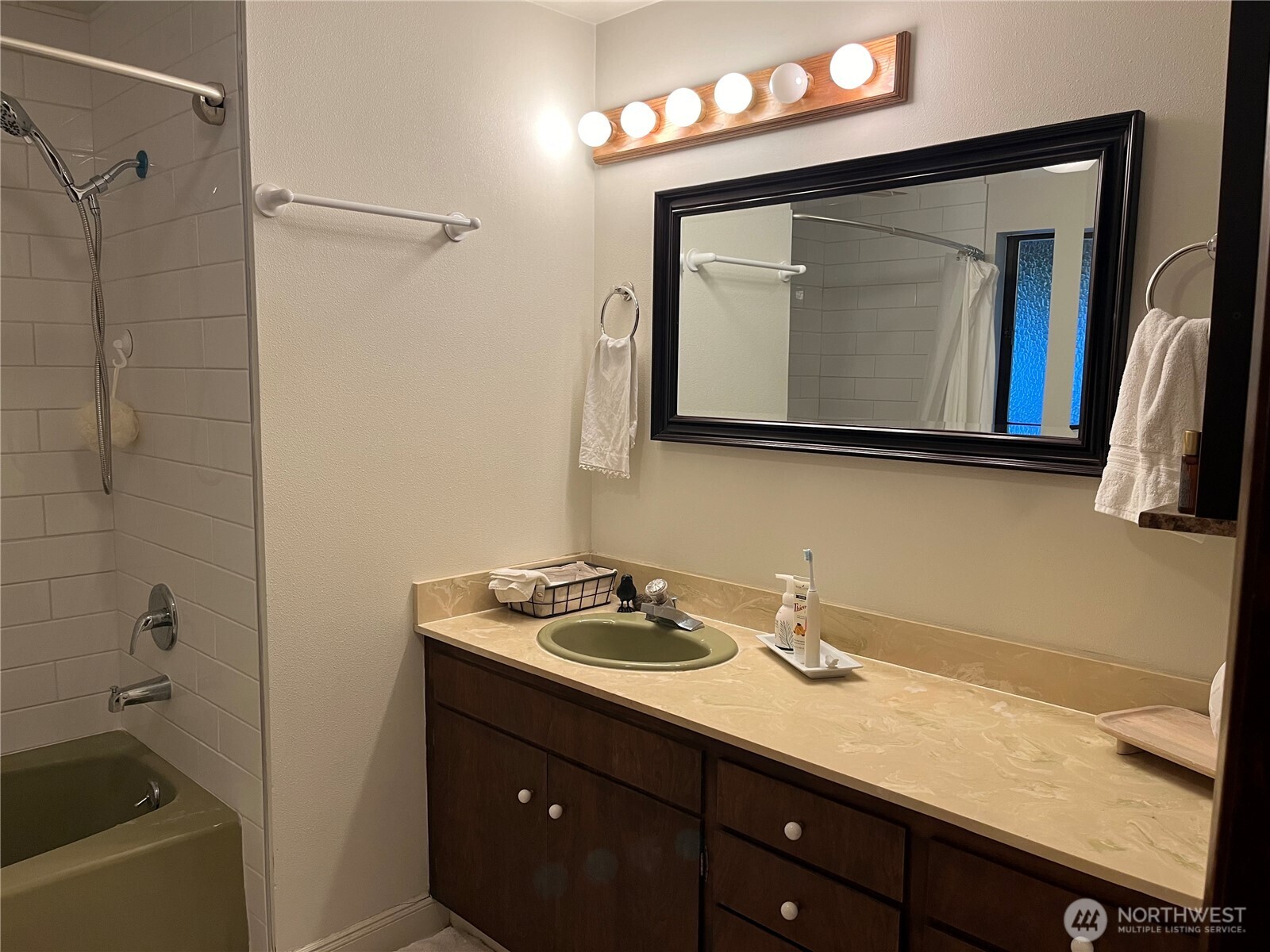 615 Arrowhead Road Camano Island, WA 98282 - Photo 14 of 40