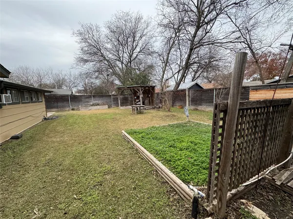 $2,500 | 504 Westmorland Drive, Austin, TX 78745