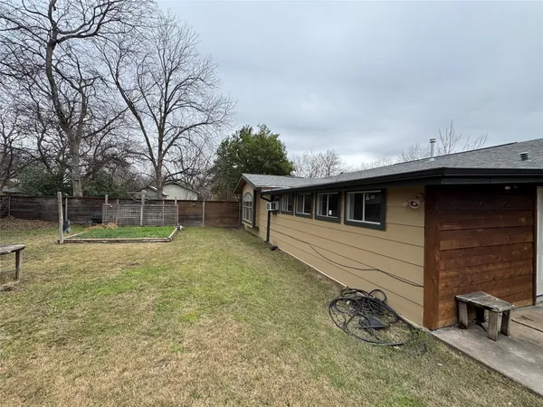 $2,500 | 504 Westmorland Drive, Austin, TX 78745