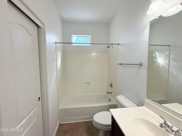 $1,995 | 240 West Juniper Avenue, Unit 1027, Gilbert, AZ 85233