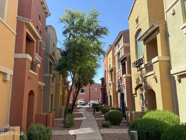 $1,995 | 240 West Juniper Avenue, Unit 1027, Gilbert, AZ 85233