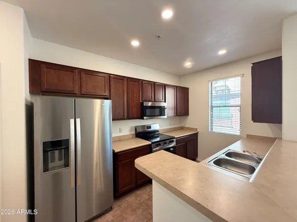 $1,895 | 240 West Juniper Avenue, Unit 1027, Gilbert, AZ 85233