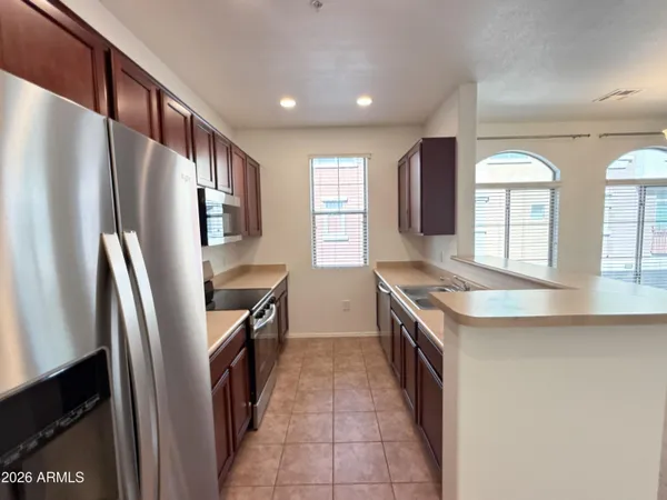 $1,895 | 240 West Juniper Avenue, Unit 1027, Gilbert, AZ 85233