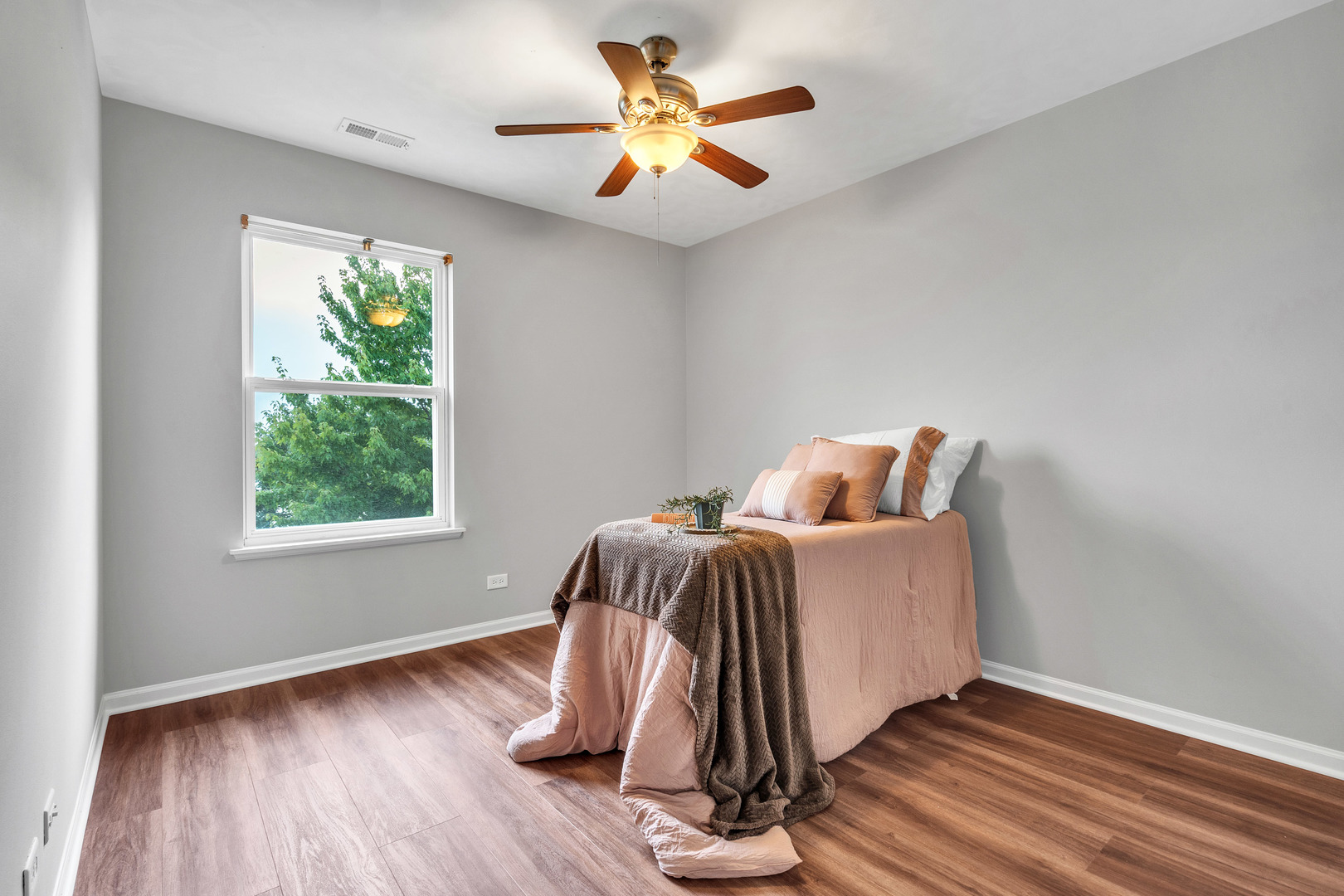 2513 Simon Drive Montgomery, IL 60538 - Photo 21 of 33 a bedroom with a bed and a window