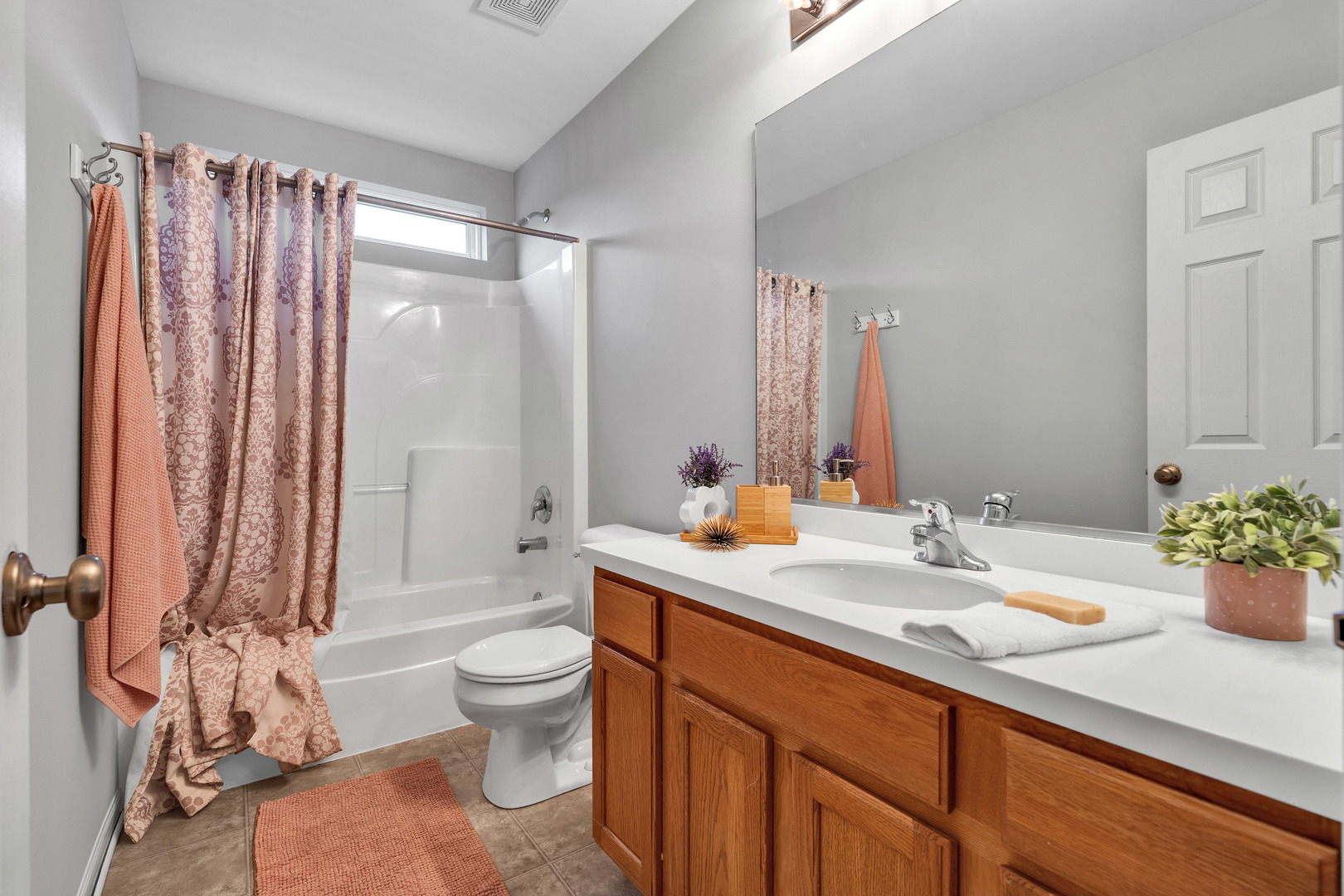 2513 Simon Drive Montgomery, IL 60538 - Photo 22 of 33 a bathroom with a granite countertop sink toilet and shower