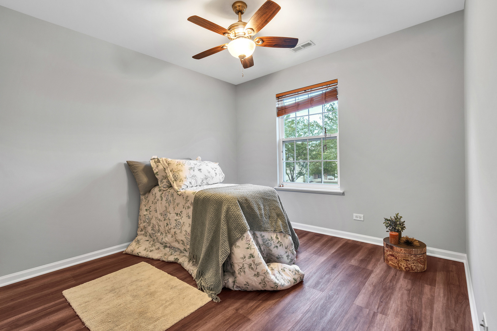 2513 Simon Drive Montgomery, IL 60538 - Photo 23 of 33 a bedroom with a bed and a window