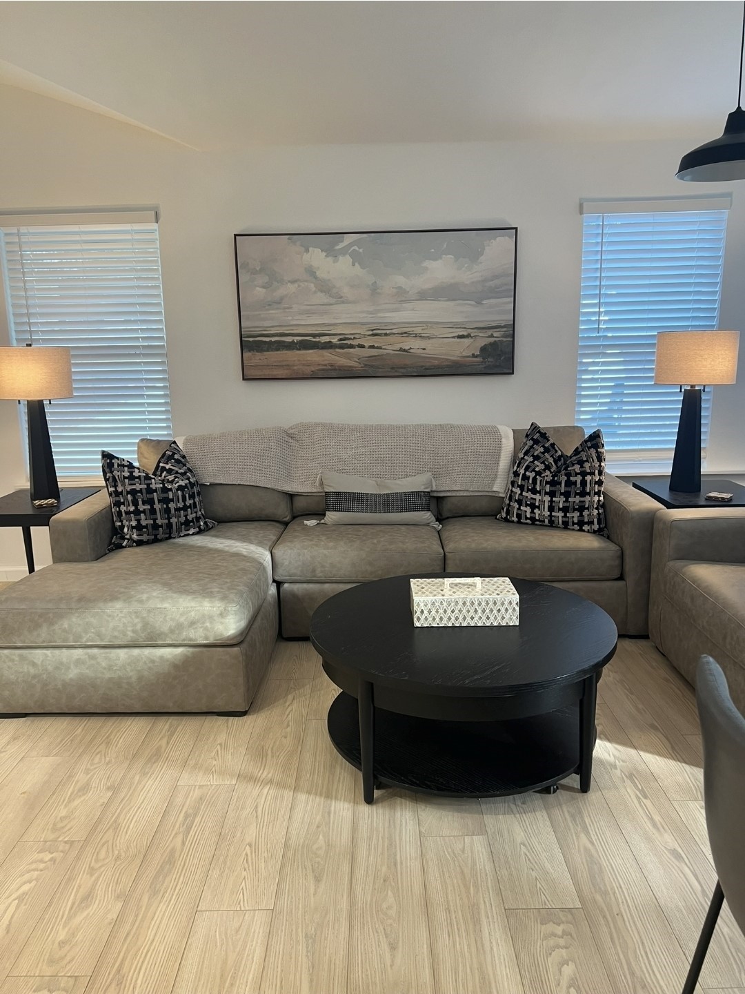 620 St Lawrence River Road Conroe, TX 77316 - Photo 3 of 21 a living room with furniture and a lamp