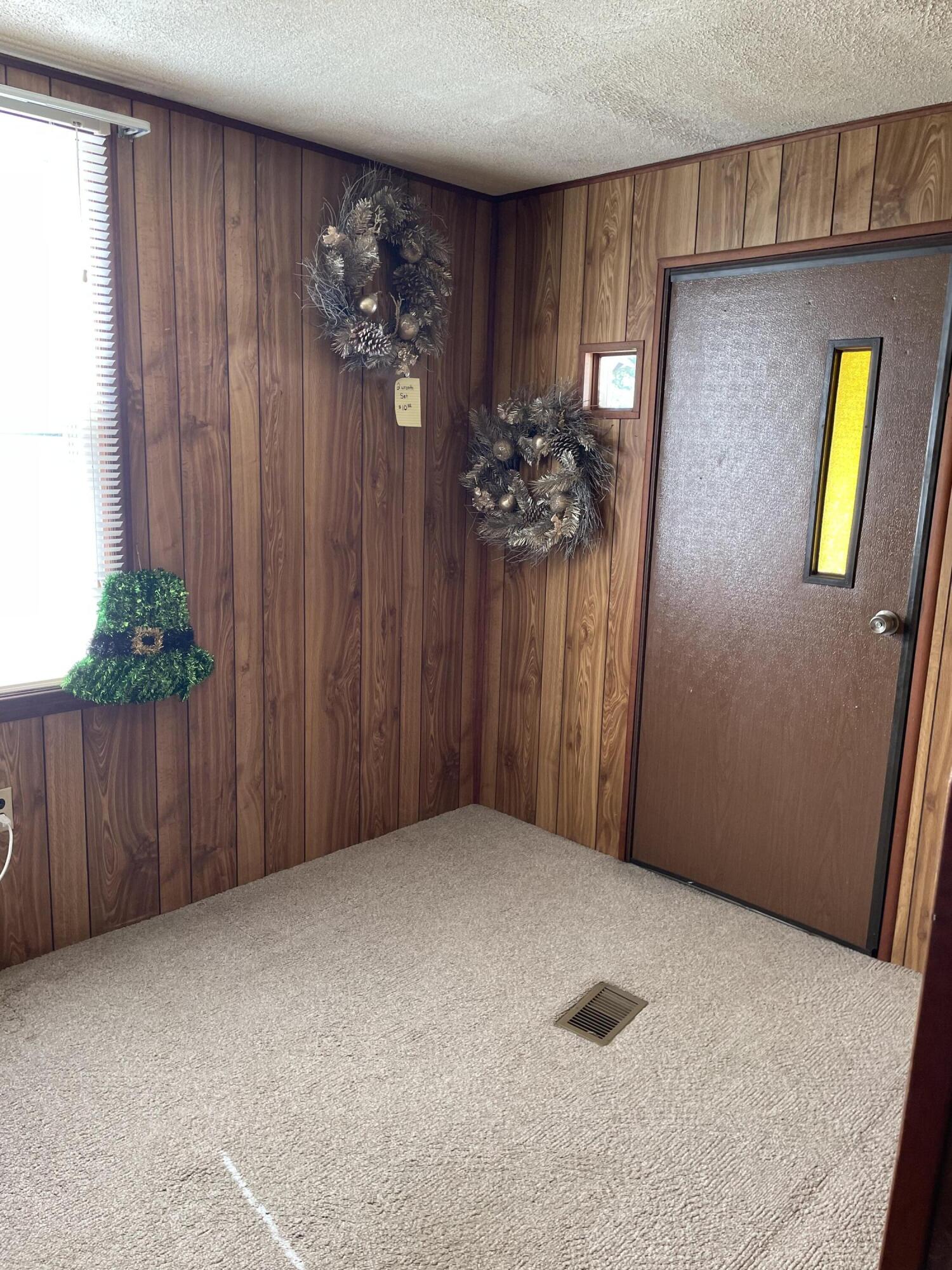 1035 Oyler Road Hardy, VA 24101 - Photo 22 of 70 front small room