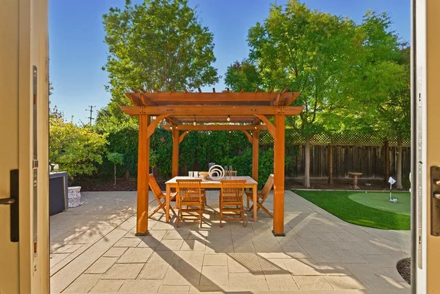 $8,980,000 | 484 Cherry Avenue, Los Altos, CA 94022