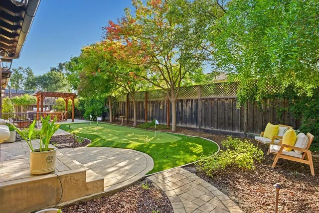 $8,980,000 | 484 Cherry Avenue, Los Altos, CA 94022