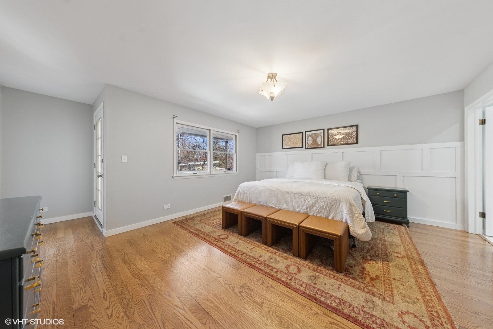 208 Fairbank Road Riverside, IL 60546 - Photo 19 of 29 a spacious bedroom with a bed and a cabinets