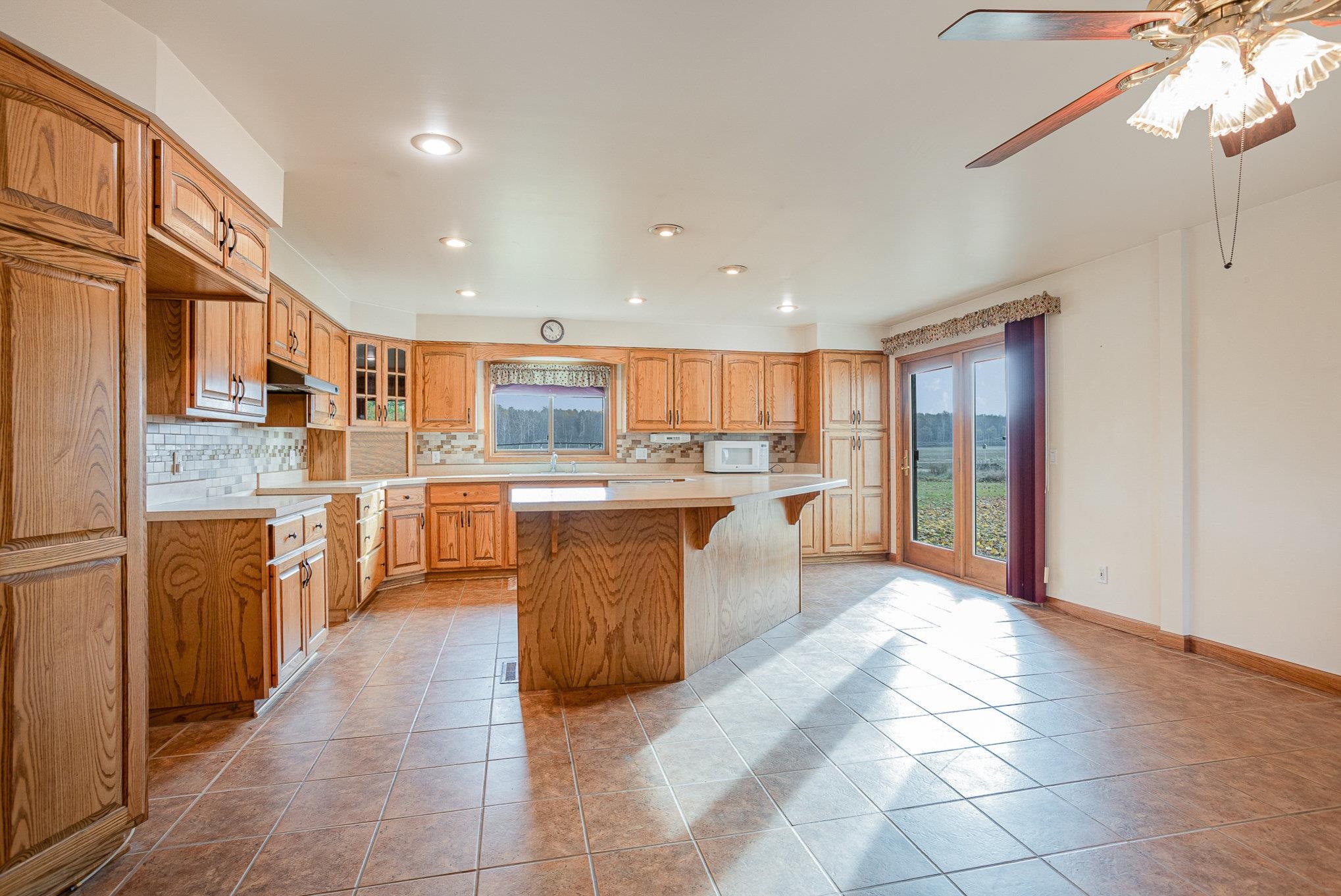 1697 South Nine Mile Road Kawkawlin, MI 48631 - Photo 8 of 21