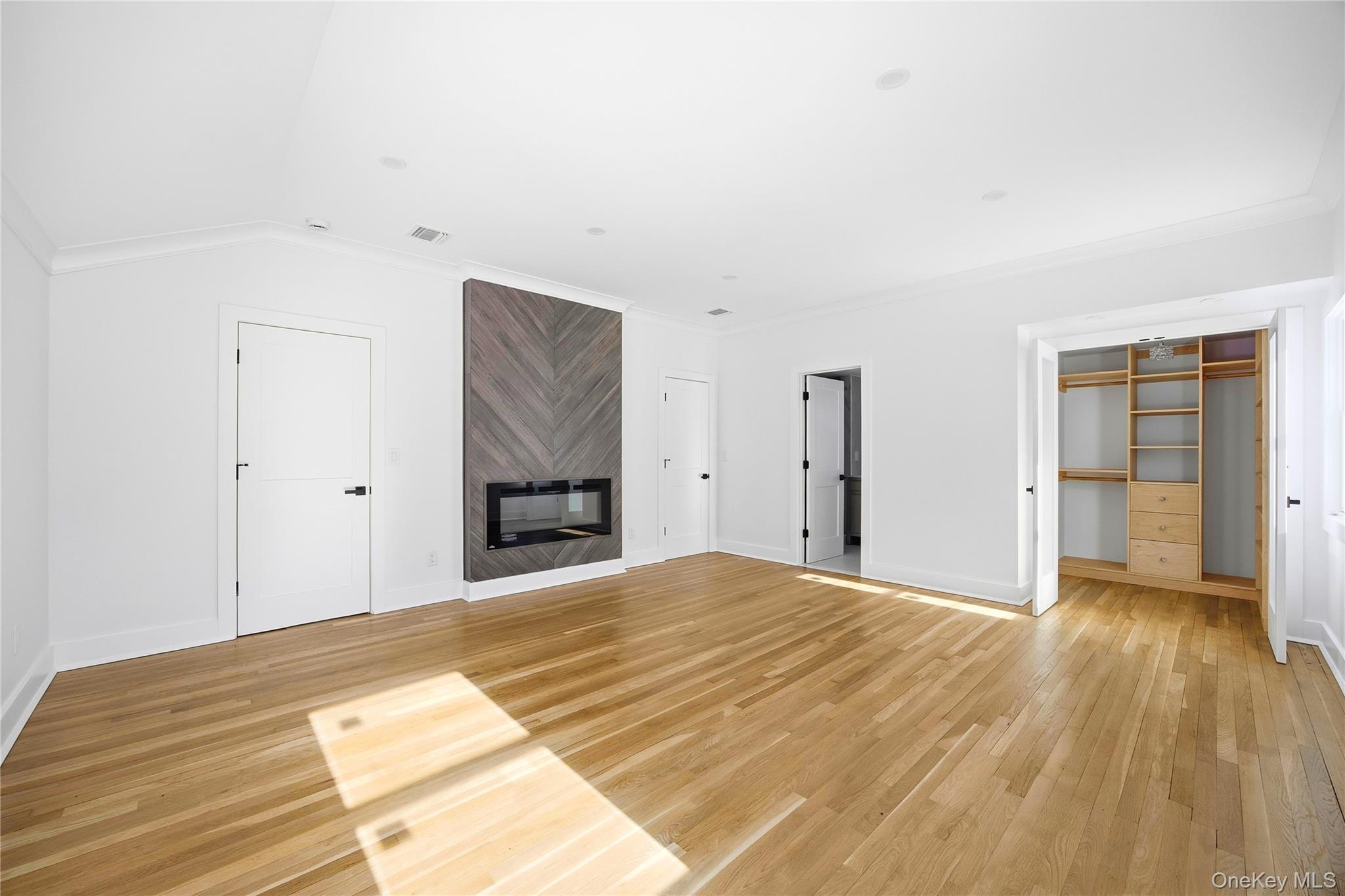 75 Centerport Road Greenlawn, NY 11740 - Photo 23 of 47