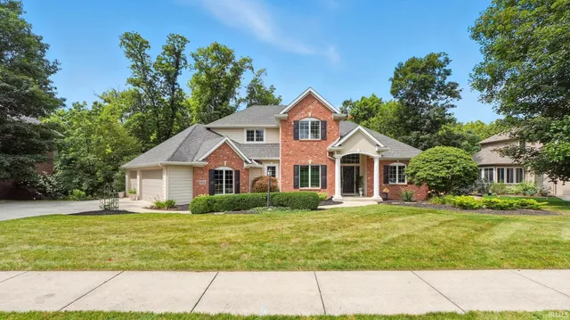 $689,900 | 202 Royal Crest Drive, Fort Wayne, IN 46814