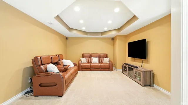 $689,900 | 202 Royal Crest Drive, Fort Wayne, IN 46814