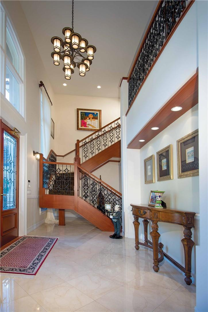 36 Seneca Road Fort Lauderdale, FL 33308 - Photo 6 of 45 Entry Foyer