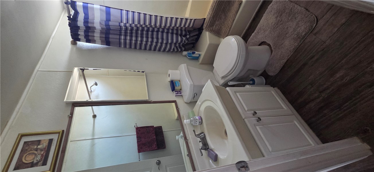 5397 Cordes Road Golden Valley, AZ 86413 - Photo 13 of 50 a bathroom with a sink and a mirror