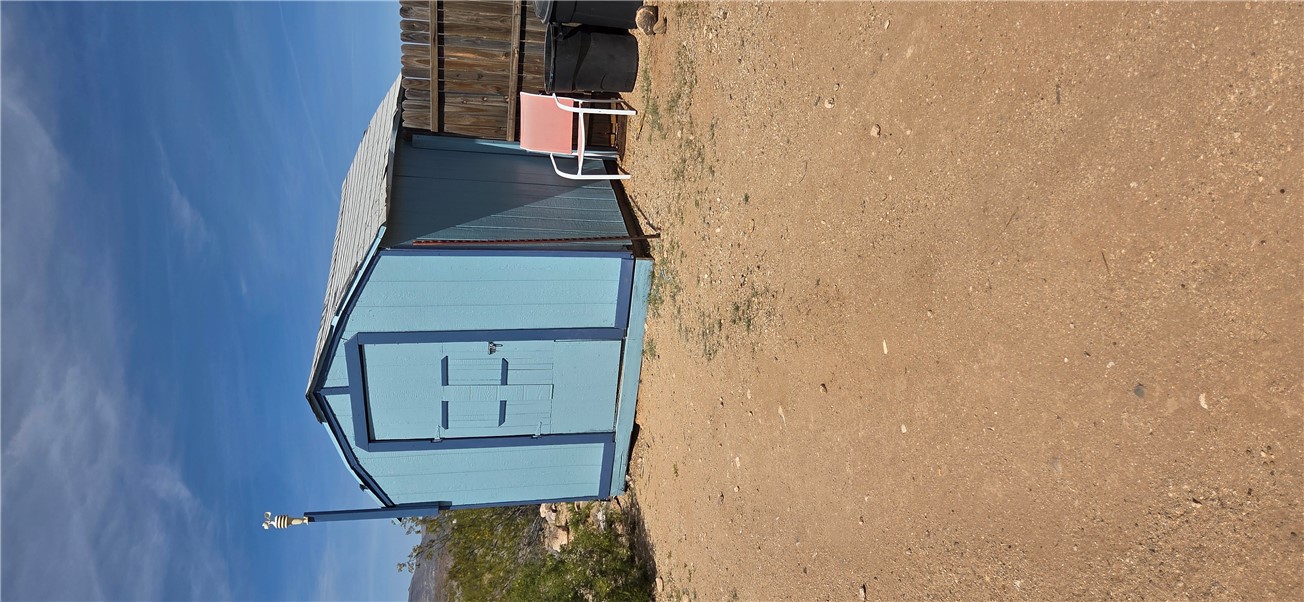 5397 Cordes Road Golden Valley, AZ 86413 - Photo 37 of 50 a view of a garage