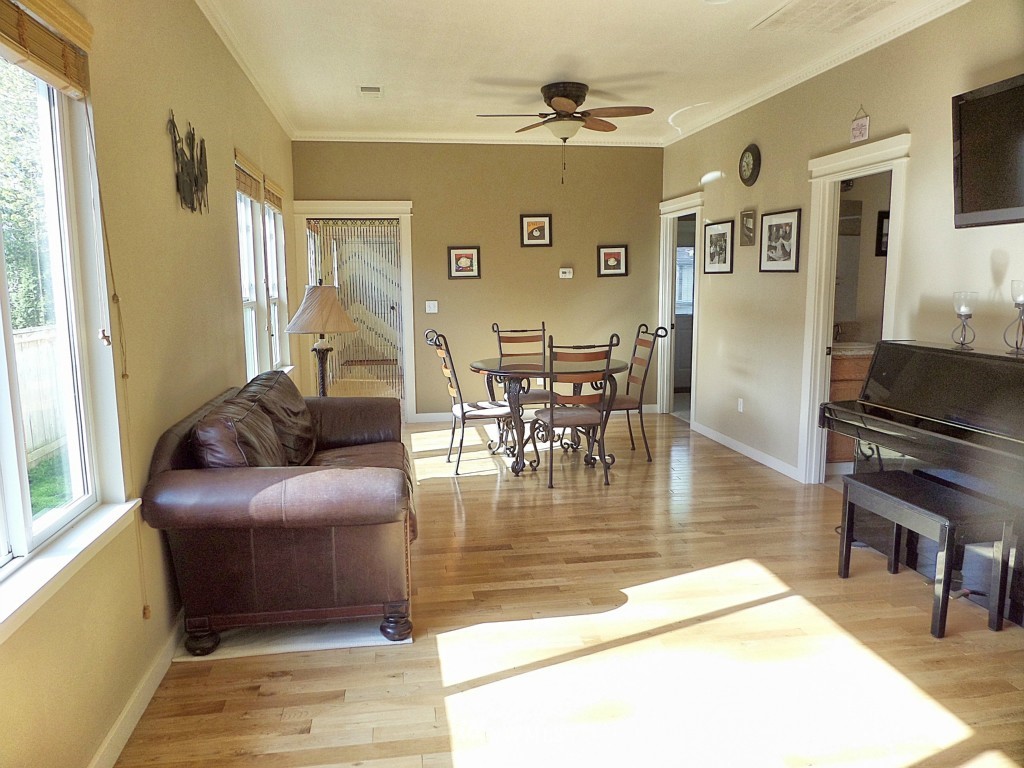 312 Cleveland Street Sumas, WA 98295 - Photo 3 of 25 Gallery Image 3