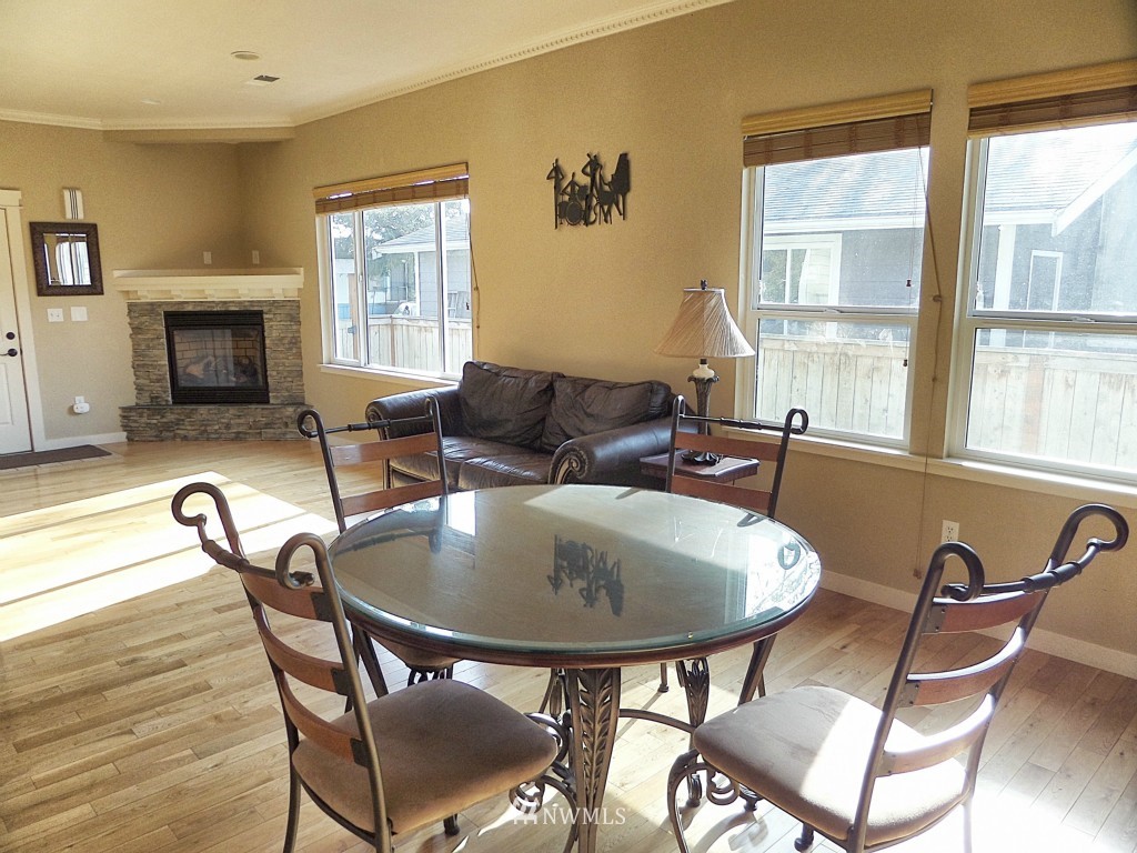 312 Cleveland Street Sumas, WA 98295 - Photo 7 of 25 Gallery Image 7
