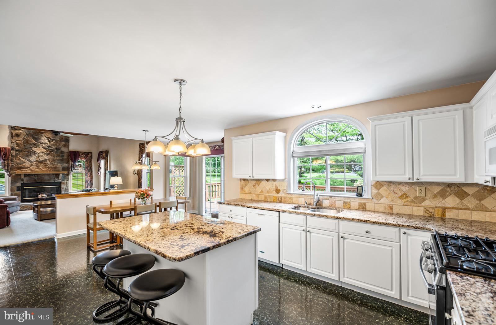 1322 Longmeadow Road Garnet Valley, PA 19060 - Photo 25 of 71 Island Seating