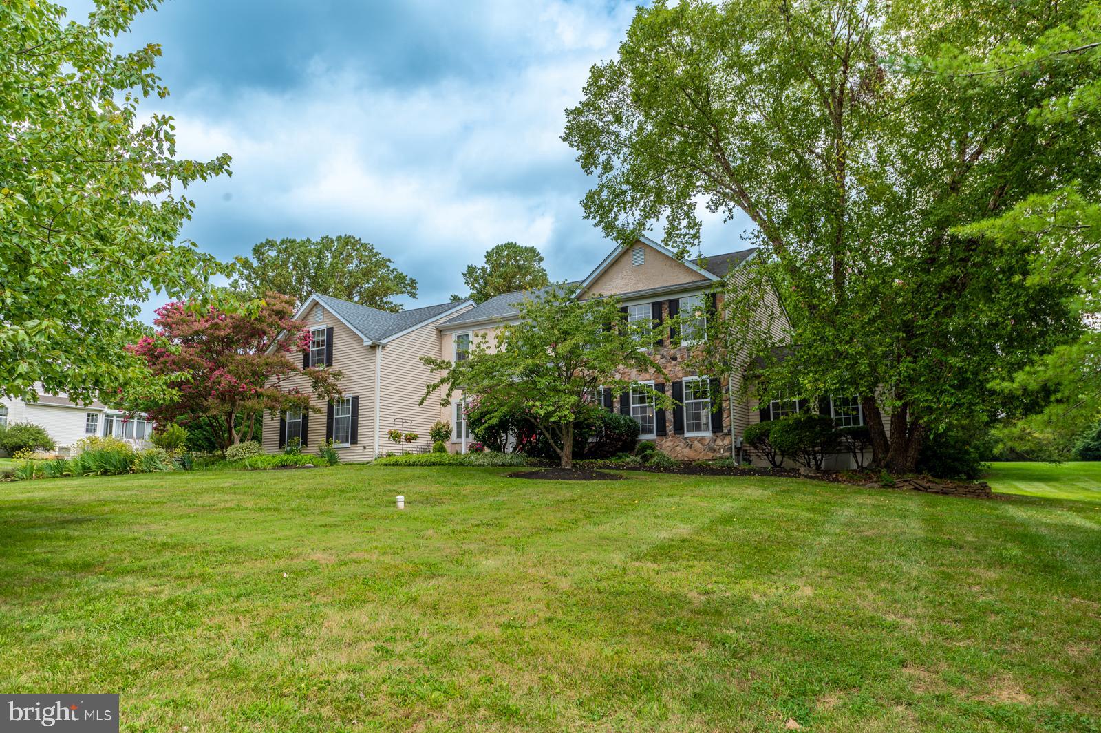 1322 Longmeadow Road Garnet Valley, PA 19060 - Photo 4 of 71 Beauty & Privacy