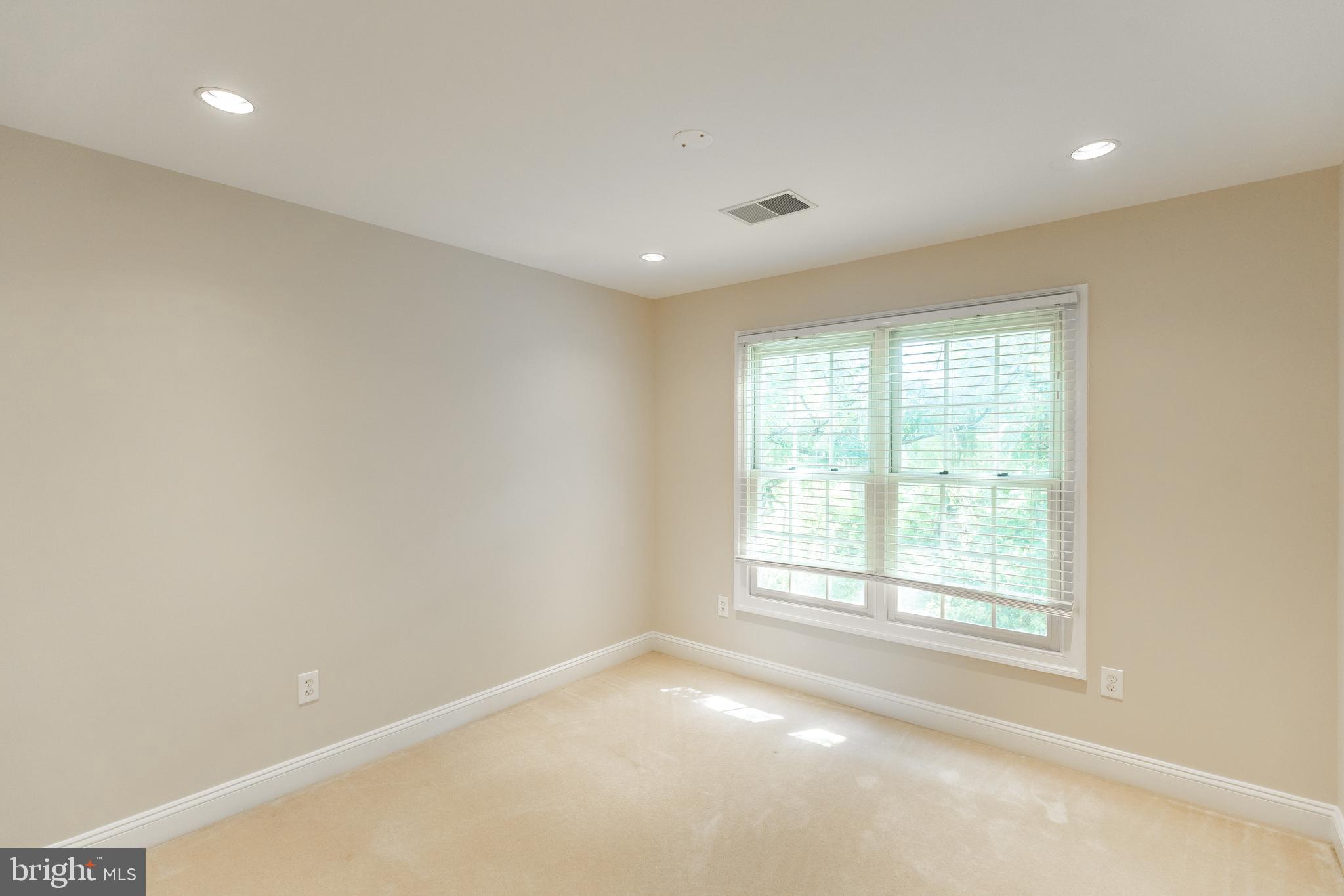 11417 Ridge Mist Terrace Potomac, MD 20854 - Photo 22 of 29 Bedroom #4 w/Buddy Bath