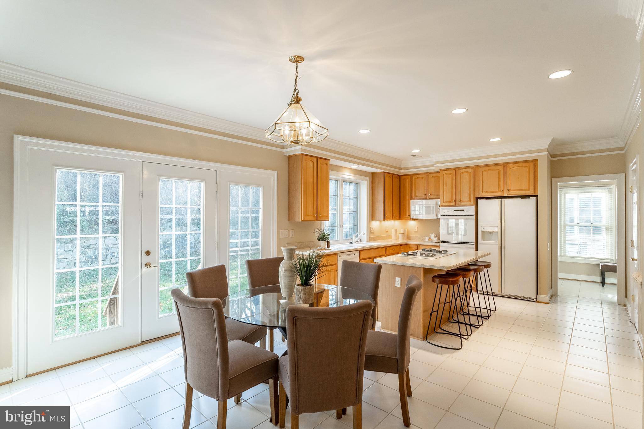 11417 Ridge Mist Terrace Potomac, MD 20854 - Photo 9 of 29 Gourmet Kitchen w/Breakfast Area