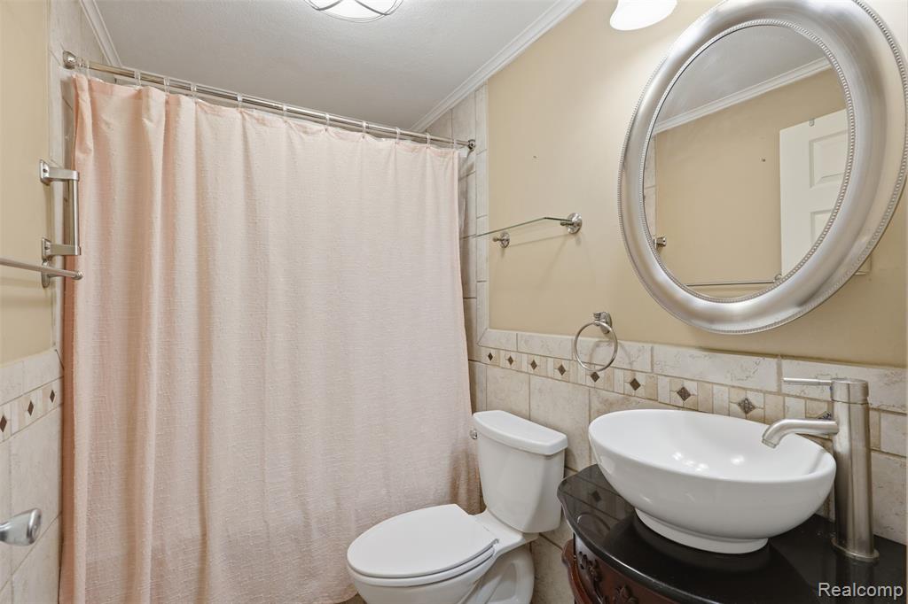 608 Snyder Road Highland, MI 48357 - Photo 13 of 22