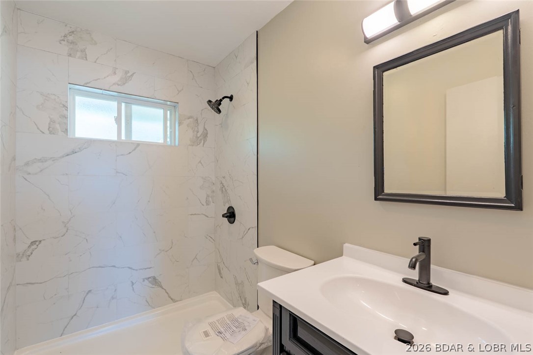2912 Lick Creek Road Edwards, MO 65326 - Photo 10 of 30 Step in shower